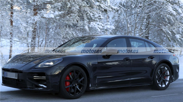 十年磨一剑!2028款保时捷Panamera路试谍照首曝:智驾硬件全新升级