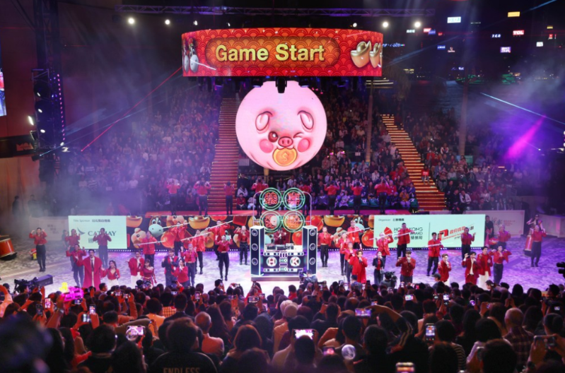 星梦及中年好声音等一众歌手演出。 星梦及中年好声音等一众歌手演出。