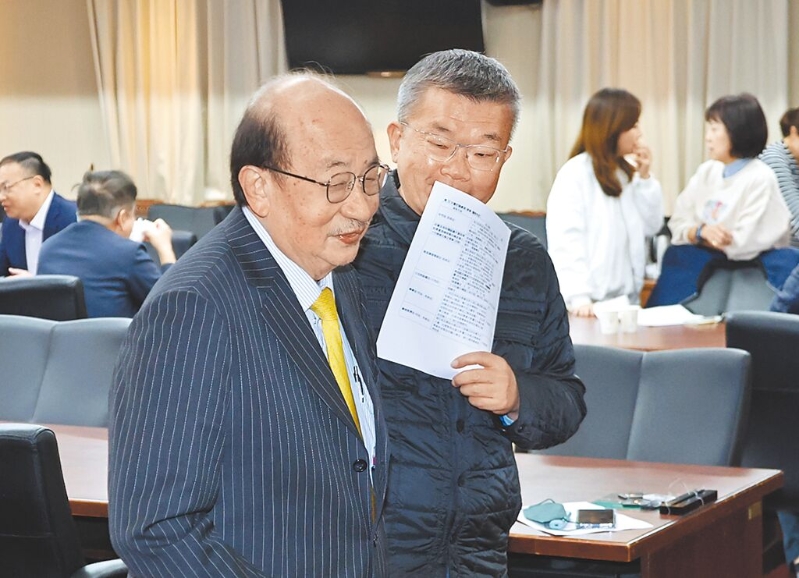 蔡其昌(右)、柯建铭(左)。 蔡其昌(右)、柯建铭(左)。