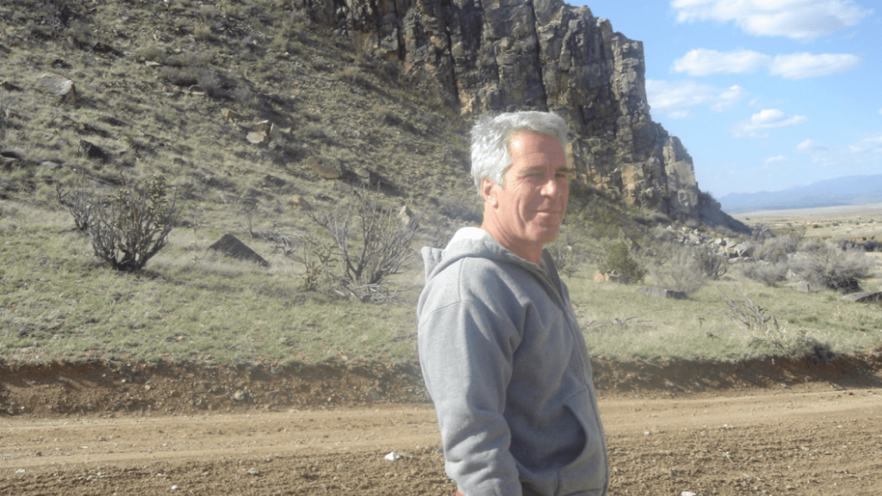 爱泼斯坦生前照片。 爱泼斯坦生前照片。