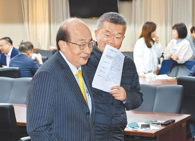 “万年总召”柯建铭下台 “万年总召”柯建铭下台