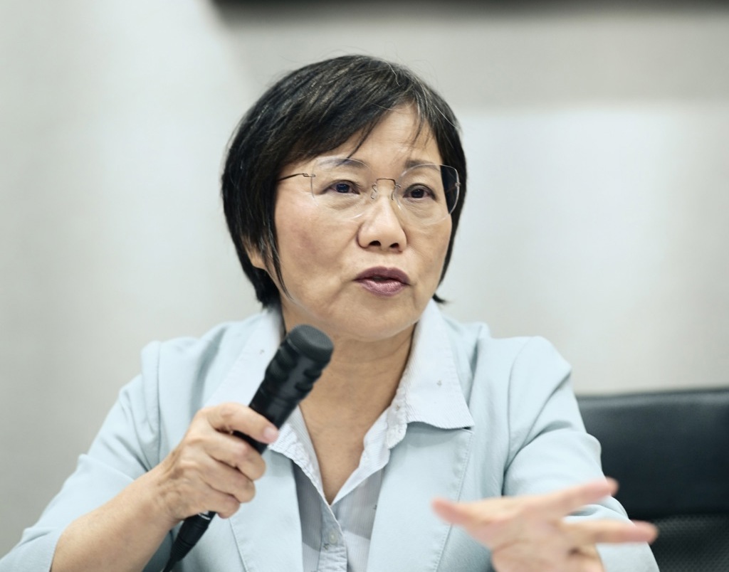 刘世芳。 刘世芳。