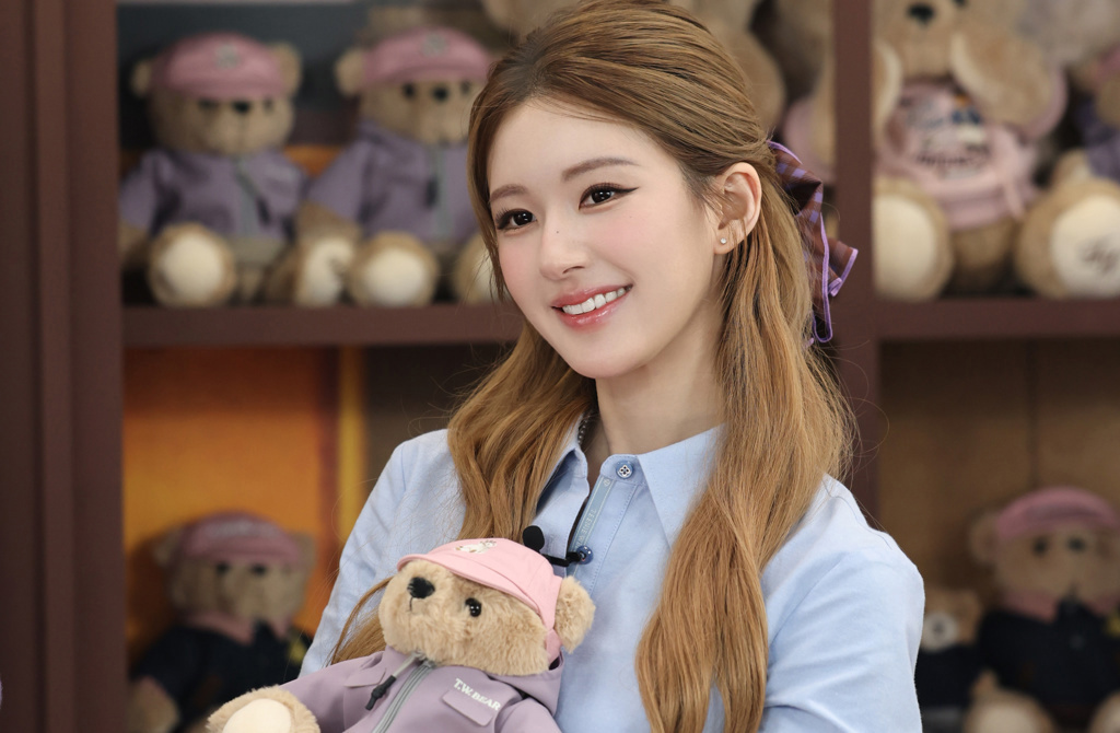 赵露思传出有望接演新剧《宴三合》。 赵露思传出有望接演新剧《宴三合》。