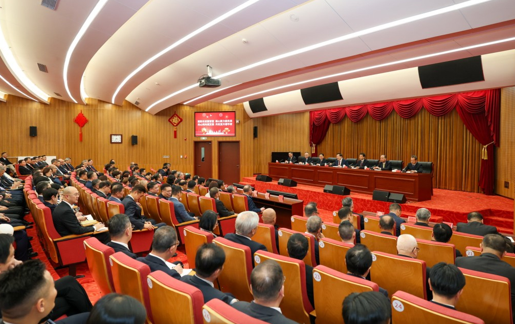 港澳地区全国人大代表、全国政协委员今午(3日)到中央港澳工作办公室、国务院港澳事务办公室座谈交流。 港澳地区全国人大代表、全国政协委员今午(3日)到中央港澳工作办公室、国务院港澳事务办公室座谈交流。