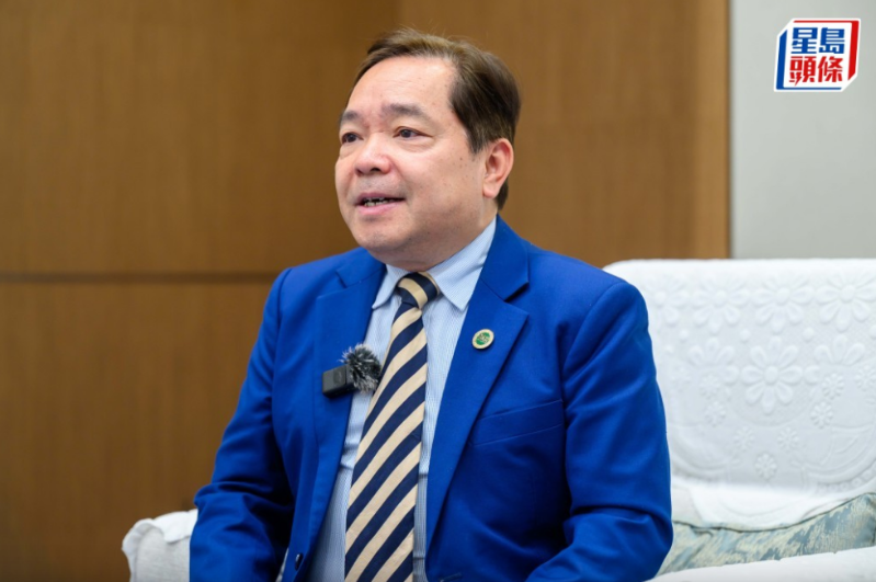 恒生大学今日(5日)宣布,委任现任常务暨学术及研究副校长莫家豪教授为下任校长。 恒生大学今日(5日)宣布,委任现任常务暨学术及研究副校长莫家豪教授为下任校长。