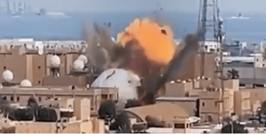 向外界展示其远程精准打击能力。 向外界展示其远程精准打击能力。