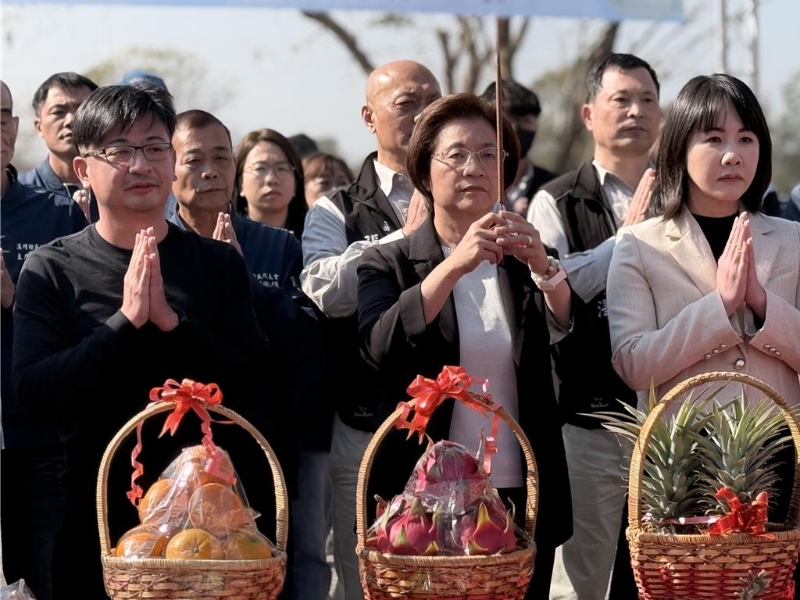 谢典霖揭秘谢衣鳯三大桩脚 谢典霖揭秘谢衣鳯三大桩脚