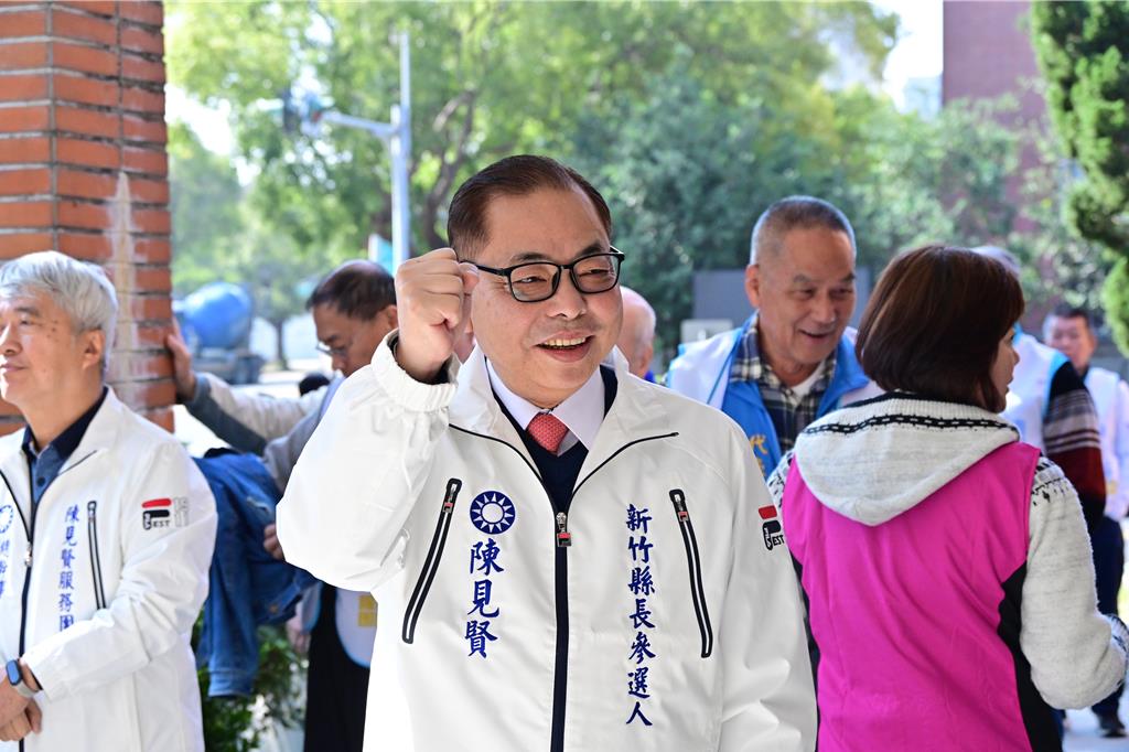 有媒体发布的最新新竹县长民调数据,在国民党可能人选的比较中,新竹县副县长陈见贤支持度已出现反超态势。 有媒体发布的最新新竹县长民调数据,在国民党可能人选的比较中,新竹县副县长陈见贤支持度已出现反超态势。