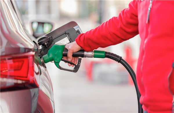 国内油价第五涨要来了!92号大涨1.6元:加满一箱多花80元