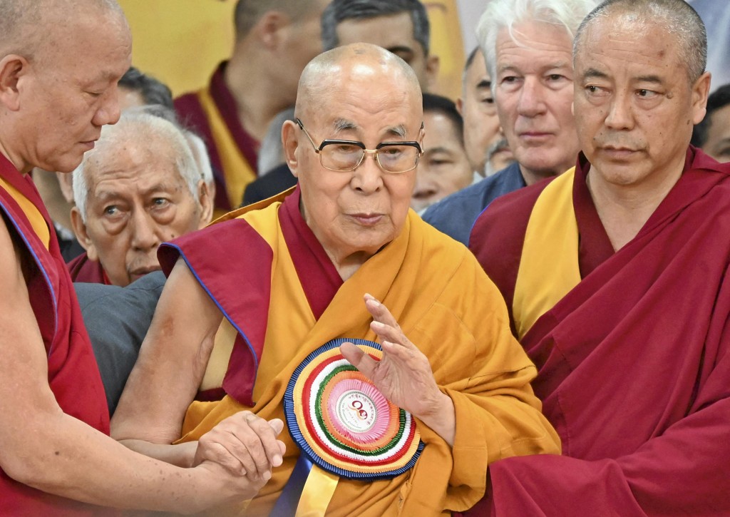 达赖喇嘛名字出现在爱泼斯坦文件上169次。 达赖喇嘛名字出现在爱泼斯坦文件上169次。