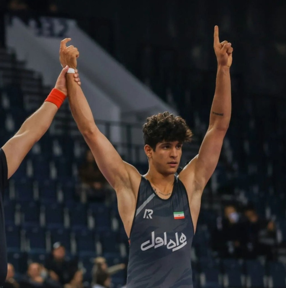 19岁摔跤国手被送上绞刑架 19岁摔跤国手被送上绞刑架