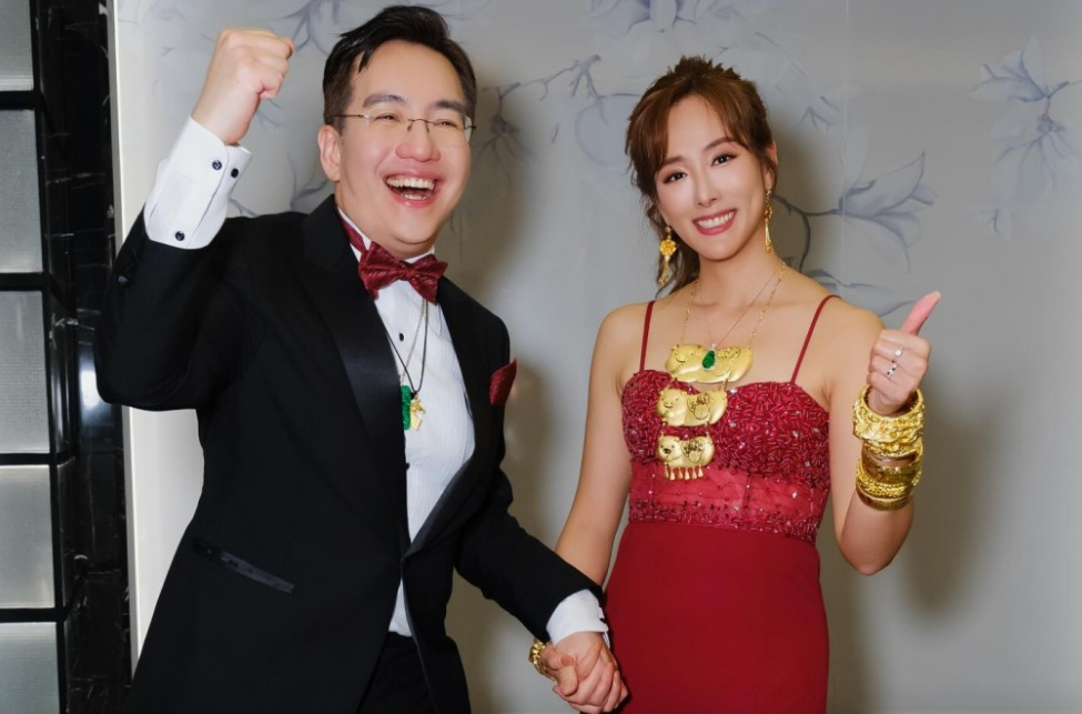 吴幸美大方分享了多张唯美的婚礼照片。 吴幸美大方分享了多张唯美的婚礼照片。