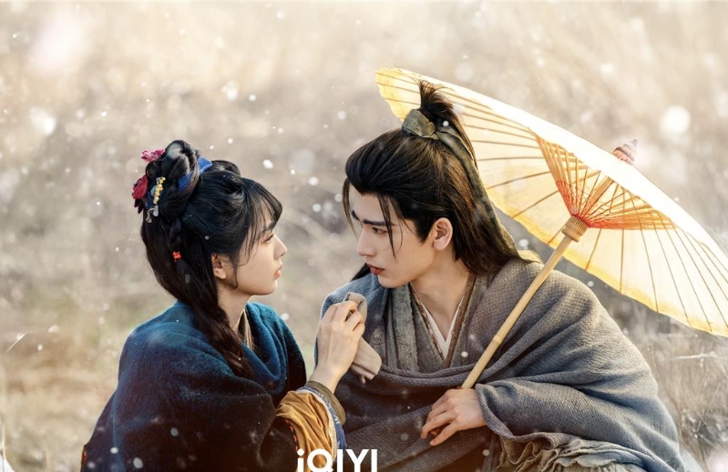 田曦薇(左)、张凌赫主演的《逐玉》,开播后引爆话题,抢下收视冠军。 田曦薇(左)、张凌赫主演的《逐玉》,开播后引爆话题,抢下收视冠军。