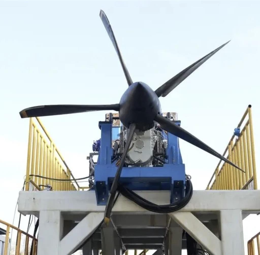 中国首次实现兆瓦级液氢燃料航空发动机整机性能达标。 中国首次实现兆瓦级液氢燃料航空发动机整机性能达标。