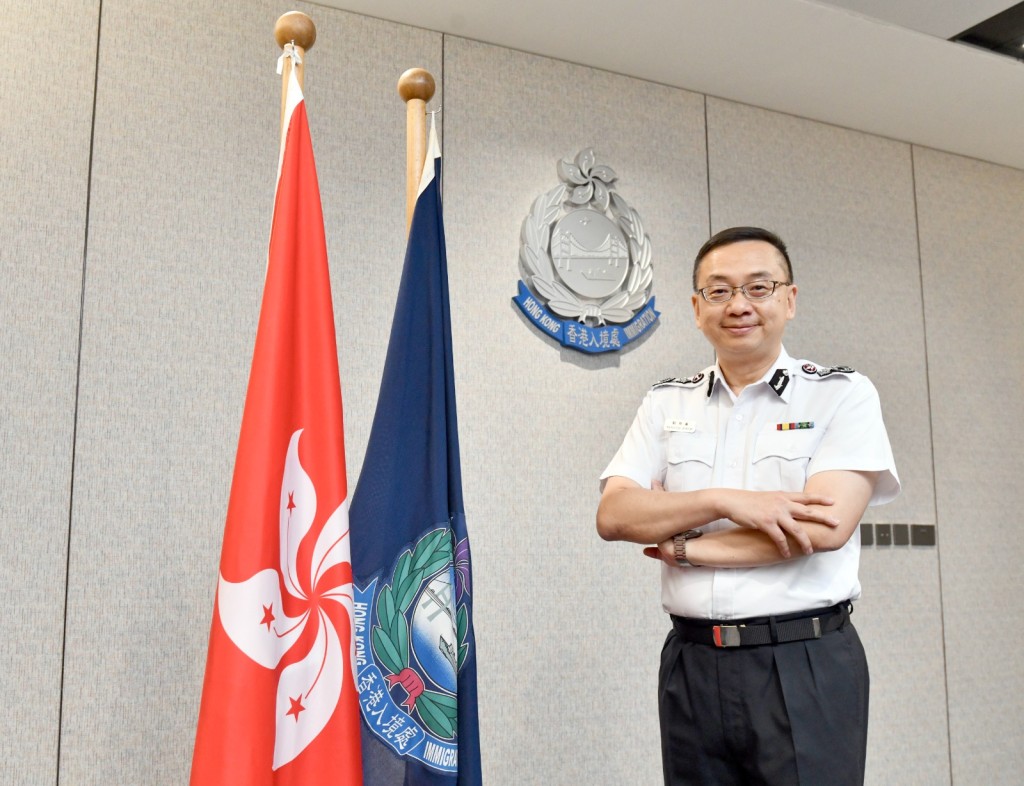 入境处处长郭俊峯获延任。 入境处处长郭俊峯获延任。