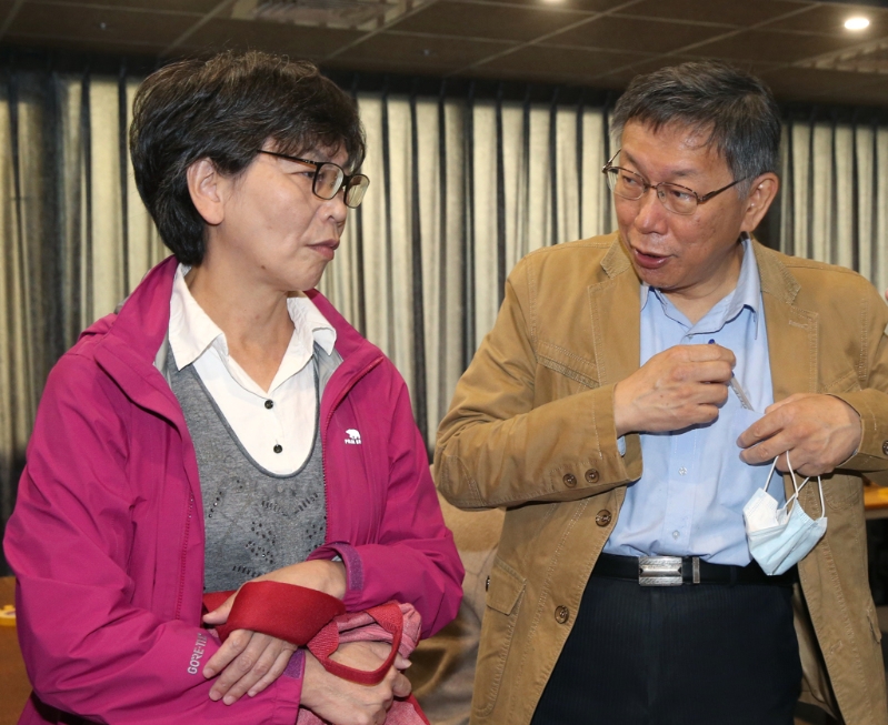 蔡壁如(左)和柯文哲(右) 蔡壁如(左)和柯文哲(右)