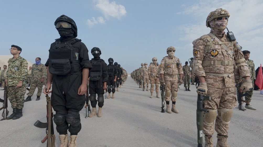 伊朗革命卫队警告,军事船只靠近霍尔木兹海峡,将被视为违反停火 伊朗革命卫队警告,军事船只靠近霍尔木兹海峡,将被视为违反停火