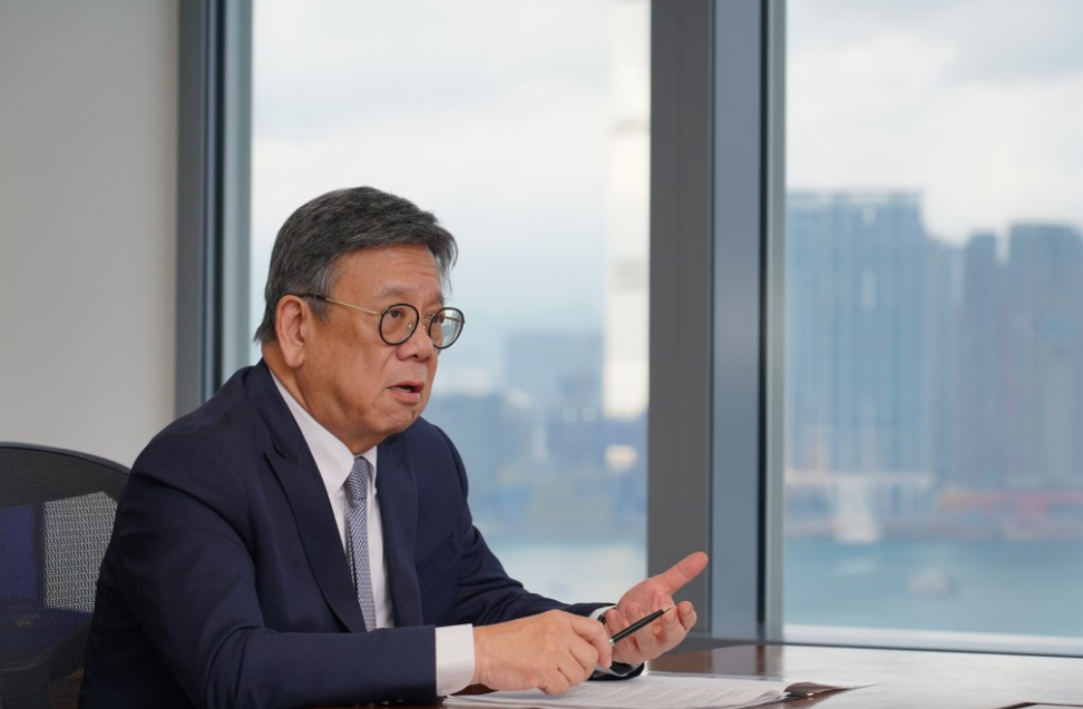 商务及经济发展局局长丘应桦接受《The Standard》(《英文虎报》)专访。 商务及经济发展局局长丘应桦接受《The Standard》(《英文虎报》)专访。