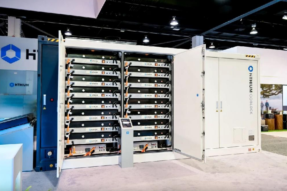 随著AI算力需求爆发式增长,电力系统的稳定性需求也日益迫切。 随著AI算力需求爆发式增长,电力系统的稳定性需求也日益迫切。