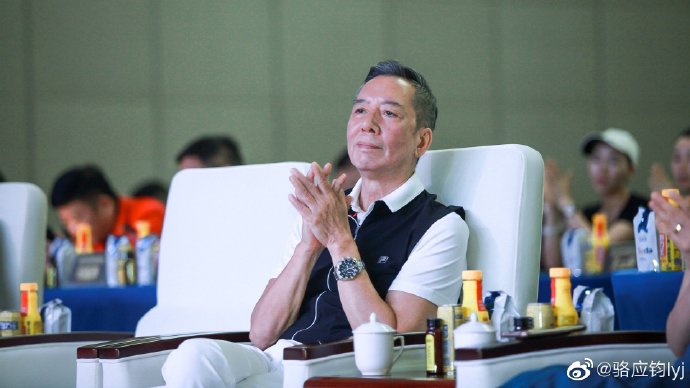 骆应钧2019年初因一次心脏检查中发现有肾石问题而要入院做两次繁复手术 骆应钧2019年初因一次心脏检查中发现有肾石问题而要入院做两次繁复手术