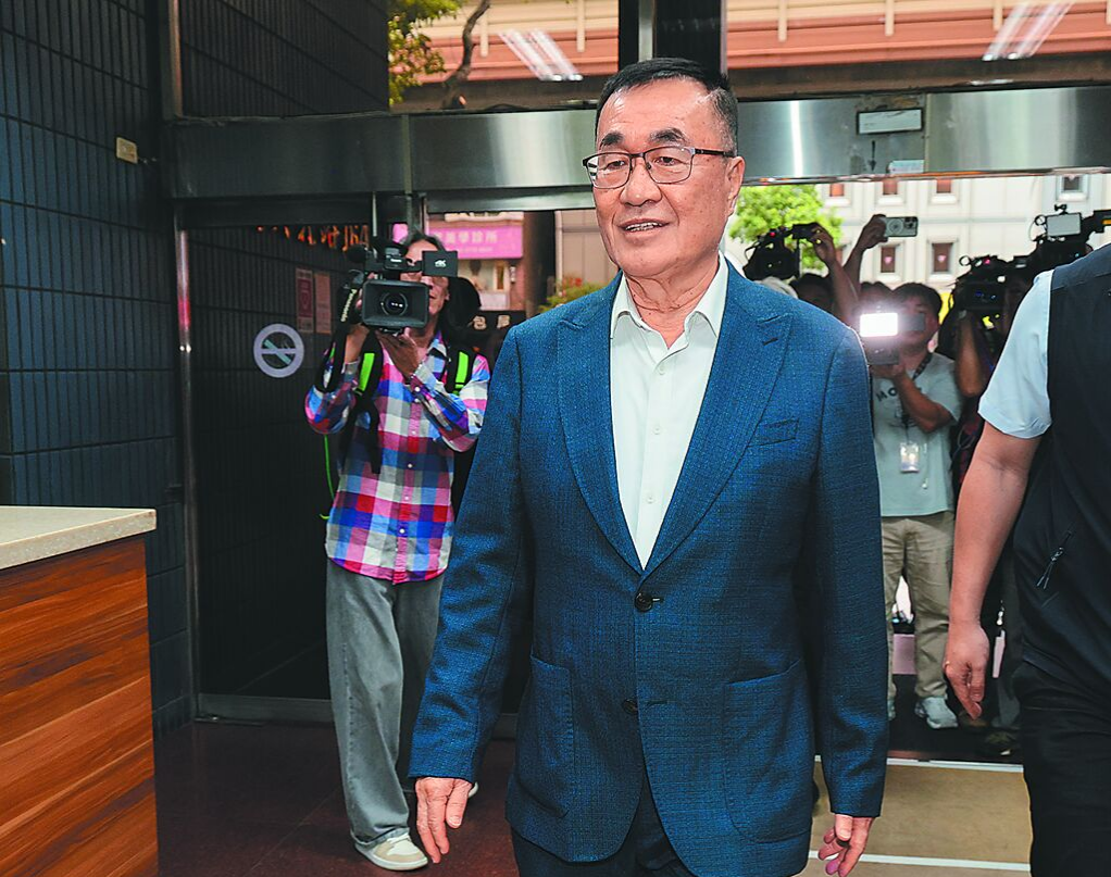 在野两党工作小组新北小组15日开会,国民党代表参选人李四川出席。 在野两党工作小组新北小组15日开会,国民党代表参选人李四川出席。