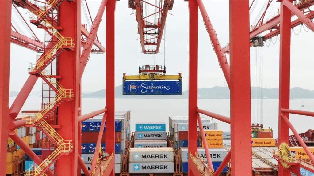 能源危机波及全球陆储能成为稳定器。 能源危机波及全球陆储能成为稳定器。