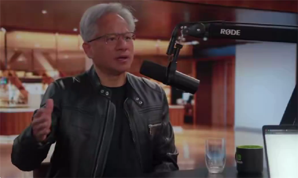 你不是在和一个Loser说话!黄仁勋回应美国对中国禁售芯片情绪失控:太蠢了 完全是失败心态