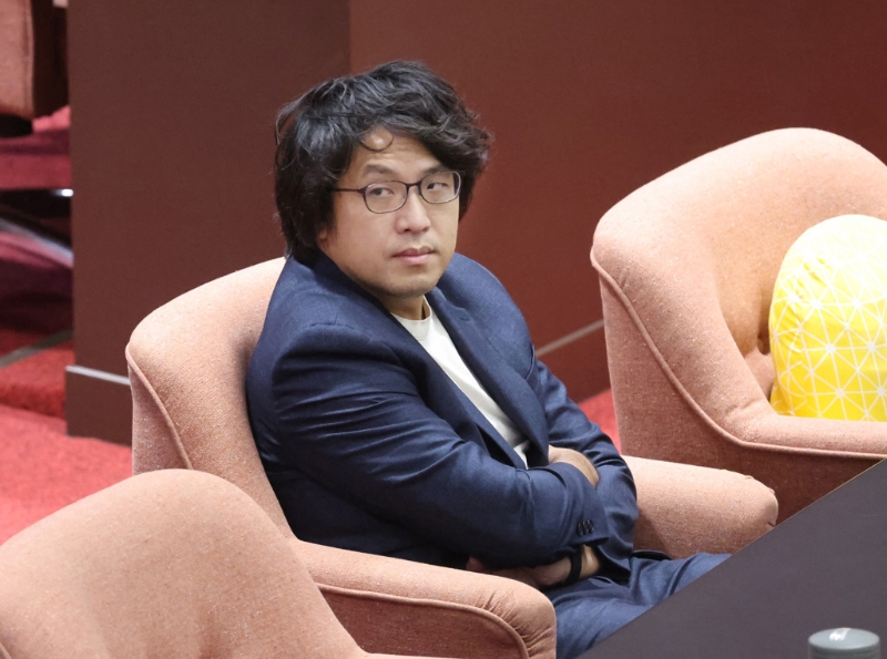 沈伯洋被推坑? 沈伯洋被推坑?