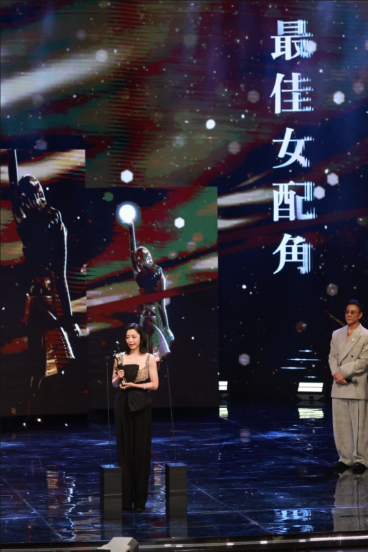 卫诗雅赢“最佳女配角”。 卫诗雅赢“最佳女配角”。