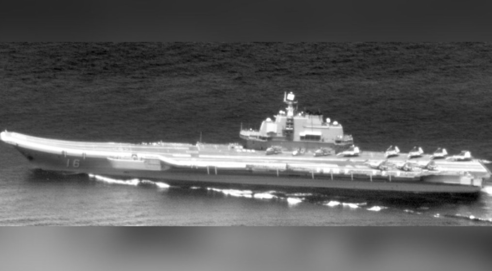 大陆航母“辽宁舰”通过台海 大陆航母“辽宁舰”通过台海