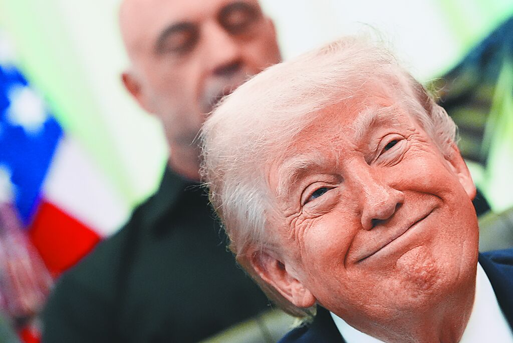 美国总统特朗普第二任期内,金融市场出现令人不安,但却规律的现象。 美国总统特朗普第二任期内,金融市场出现令人不安,但却规律的现象。