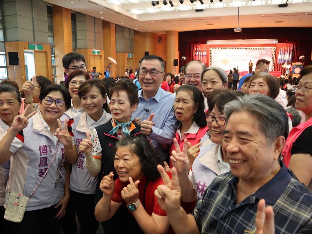 李四川投入选举近2个月,勤走基层 李四川投入选举近2个月,勤走基层