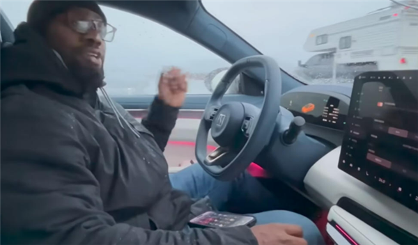 壁垒拦不住热度!美国汽车博主:我一提中国车 视频流量就噌噌涨