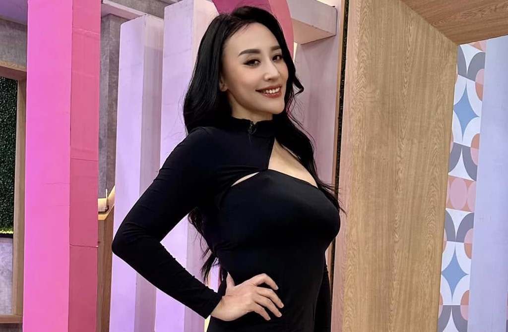 安歆澐被塞纸条邀约,对方竟是《古惑仔》大咖港星。 安歆澐被塞纸条邀约,对方竟是《古惑仔》大咖港星。