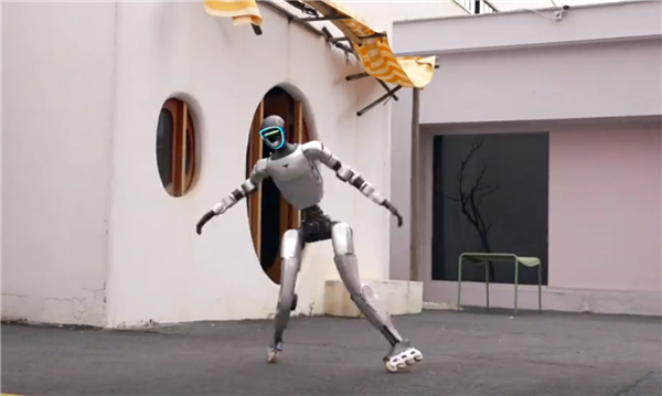 宇树人形机器人解锁轮子形态:轮滑、滑冰表演一气呵成
