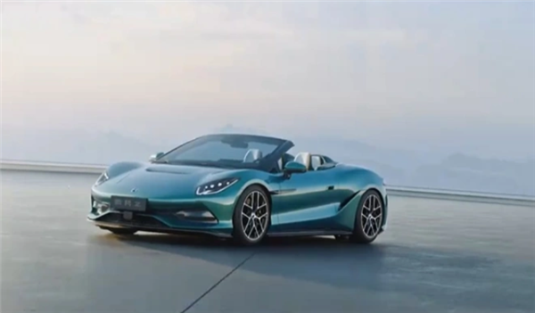 碾压千万级超跑!比亚迪腾势Z超跑全球首秀:零百加速2秒内