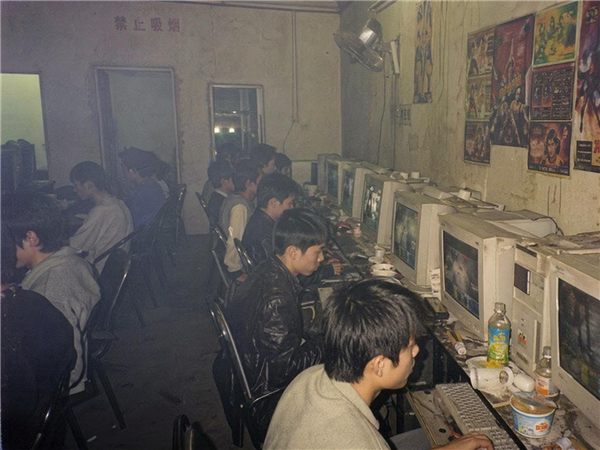 黄仁勋最担心的事发生了!DeepSeek V4华为芯片首发:英伟达CUDA护城河崩塌