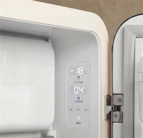 泡泡玛特首款家电!LABUBU冰箱上架:5999元 全球限量999台