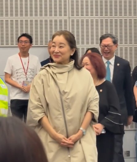 林青霞近日罕现身中大气质非凡。 林青霞近日罕现身中大气质非凡。