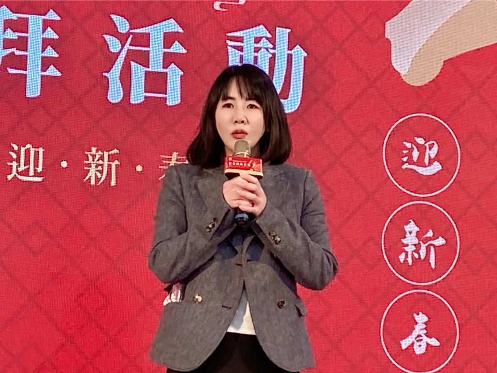 立委”谢衣凤。 立委”谢衣凤。