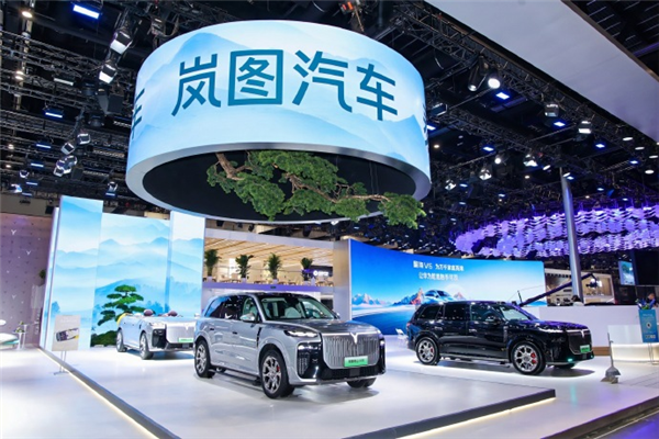 岚图卢放谈车展现状:传统豪华搬经典老车卖情怀 中国新能源则靠持续创新