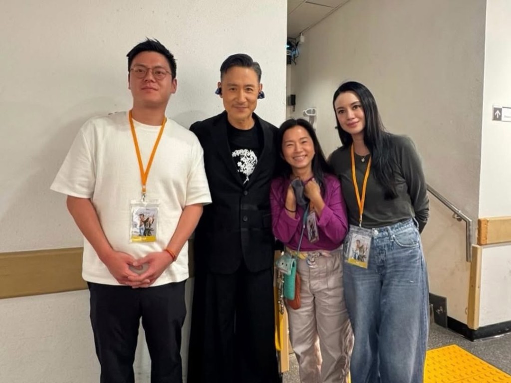 林恬儿晒出和张学友的合照。 林恬儿晒出和张学友的合照。