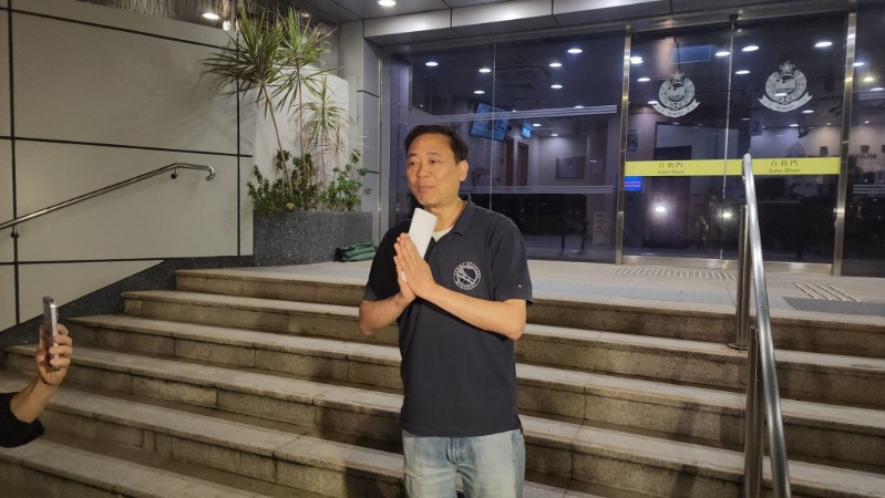 江祥发在离去前双手合十 江祥发在离去前双手合十