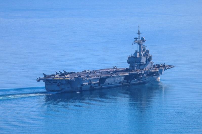 法国“戴高乐号”航母抵阿拉伯海部署。 法国“戴高乐号”航母抵阿拉伯海部署。