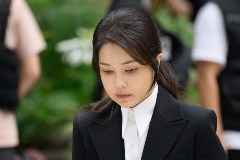 尹锡悦妻子金建希涉卖官鬻爵案,检方求刑7年半。 尹锡悦妻子金建希涉卖官鬻爵案,检方求刑7年半。