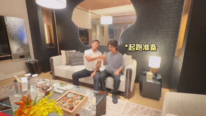 郭晋安与郭令山在澳门的酒店拍片,早前放到IG。 郭晋安与郭令山在澳门的酒店拍片,早前放到IG。