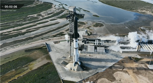 SpaceX第三代星舰首飞成功!释放星链模拟器后重返地球