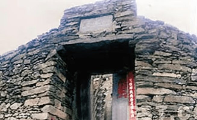 案发道观铁瓦殿。 案发道观铁瓦殿。