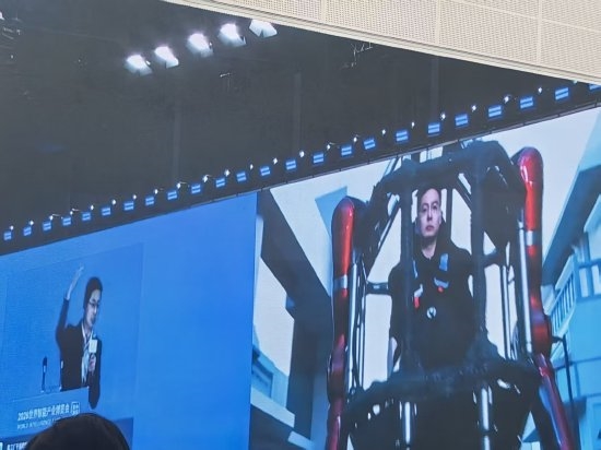 王兴兴首谈390万起变形机甲:发布后获得了很多人喜欢 当天就有人想买