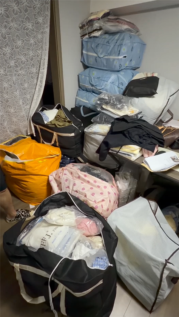 女子买1100件衣服仅退款1000件被商家找上门:金额巨大已立案!